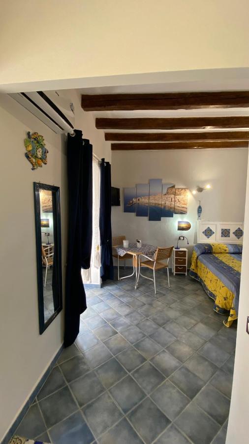 Dal Duomo Al Mare 切法卢 外观 照片