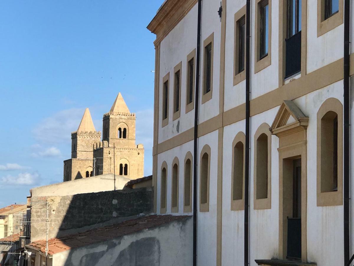 Dal Duomo Al Mare 切法卢 外观 照片