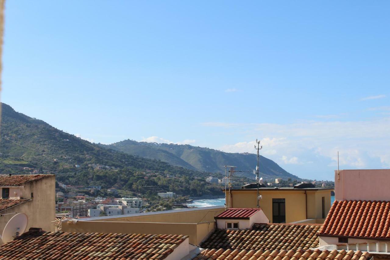 Dal Duomo Al Mare 切法卢 外观 照片